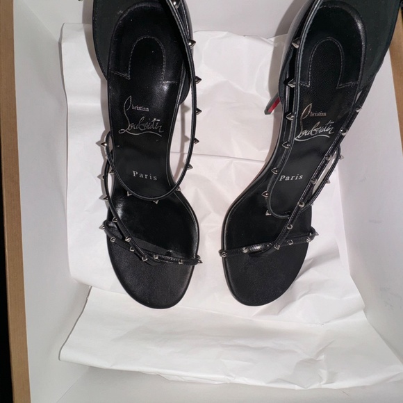 Heels - Picture 5 of 6